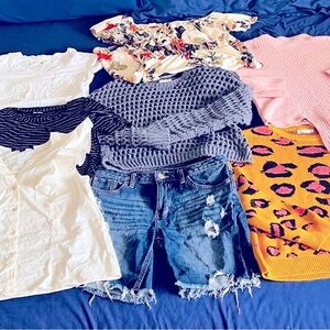 WOMEN’S MIXED SMALL MEDIUM LARGE Stylish Clothing Bundle SWEATERS TOPS